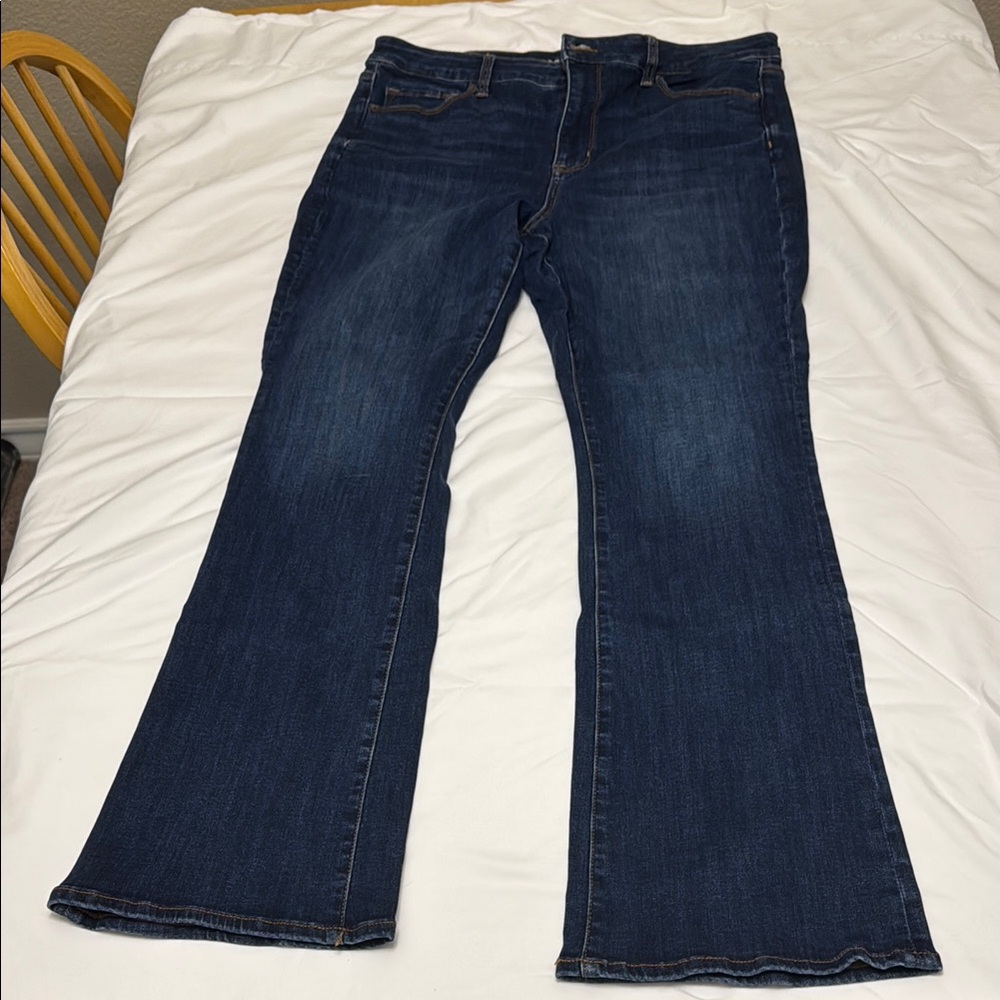 American Eagle Hi-Rise Skinny Kick Jean